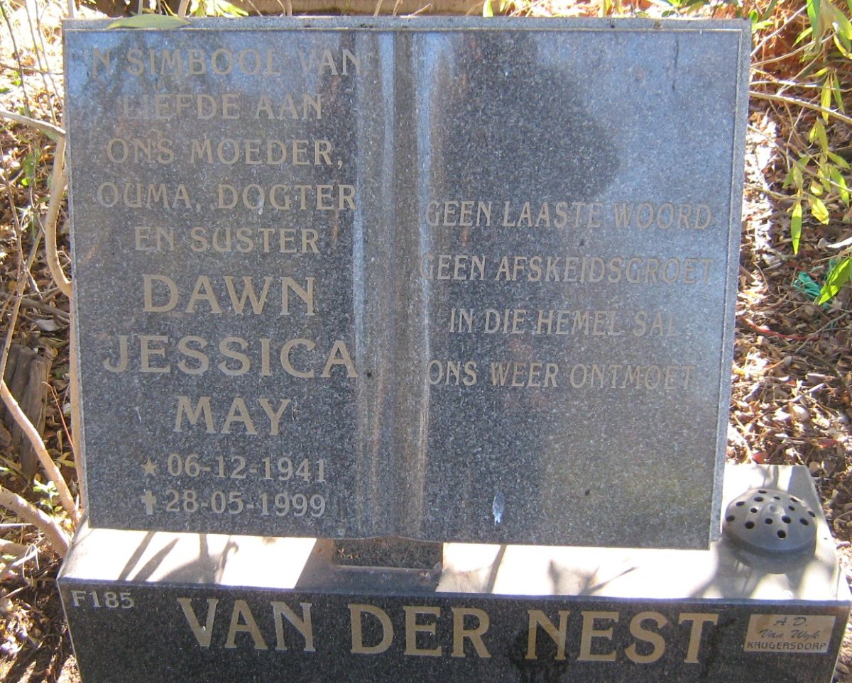 NEST Dawn Jessica May, van der 1941-1999