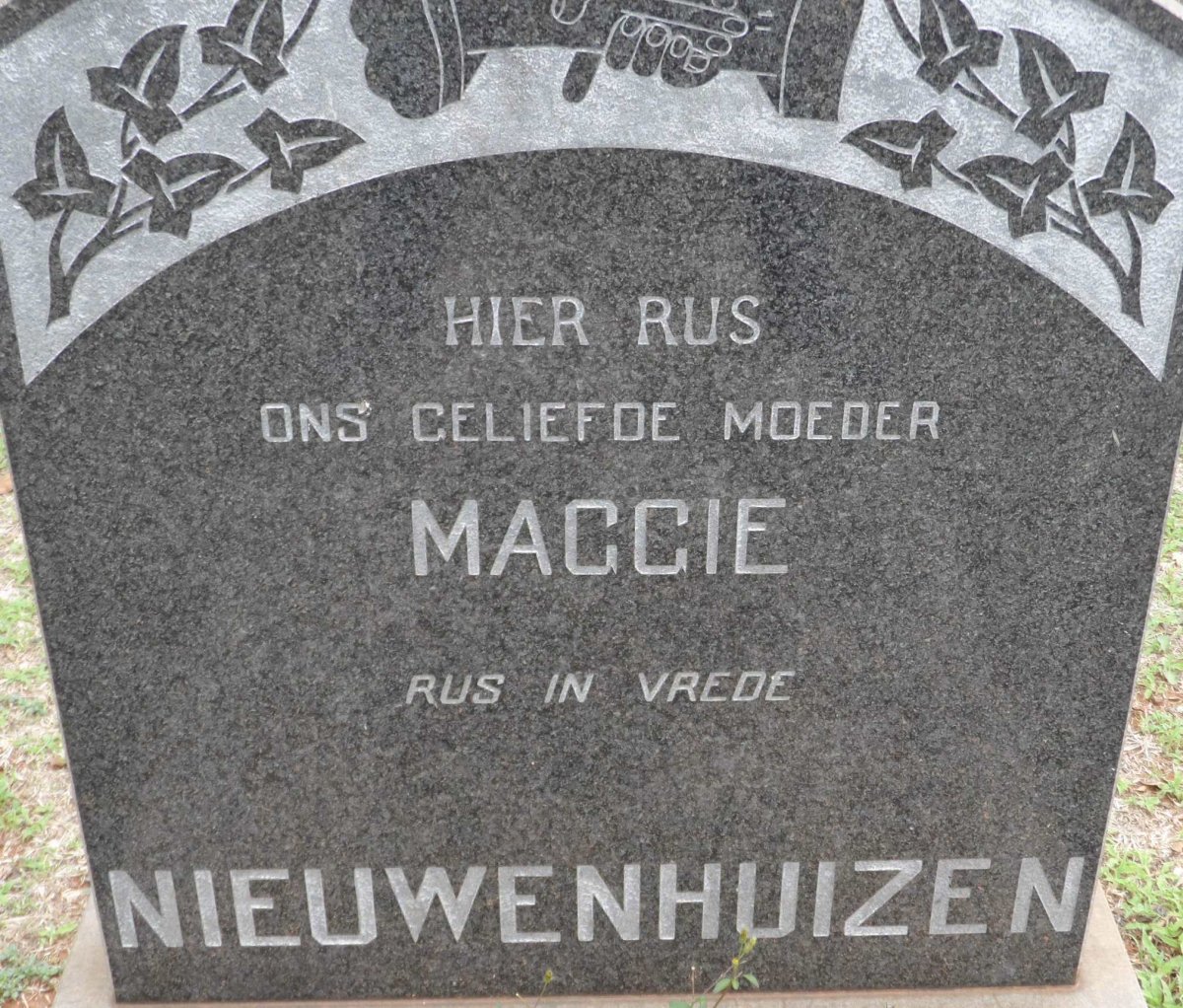 NIEUWENHUIZEN Maggie