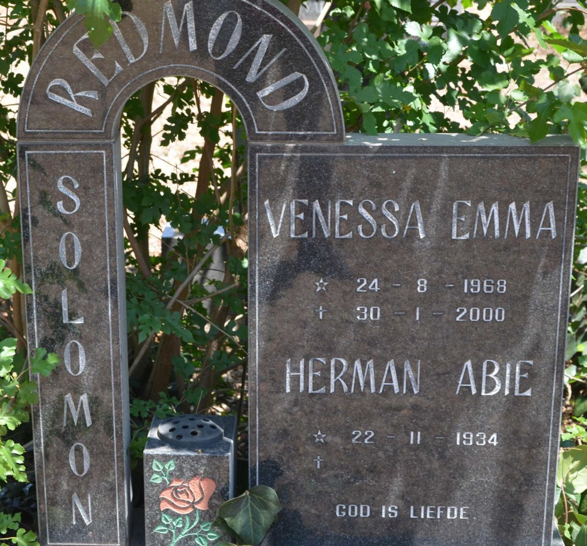 REDMOND Herman Abie 1934- :: REDMOND Venessa Emma 1968-2000