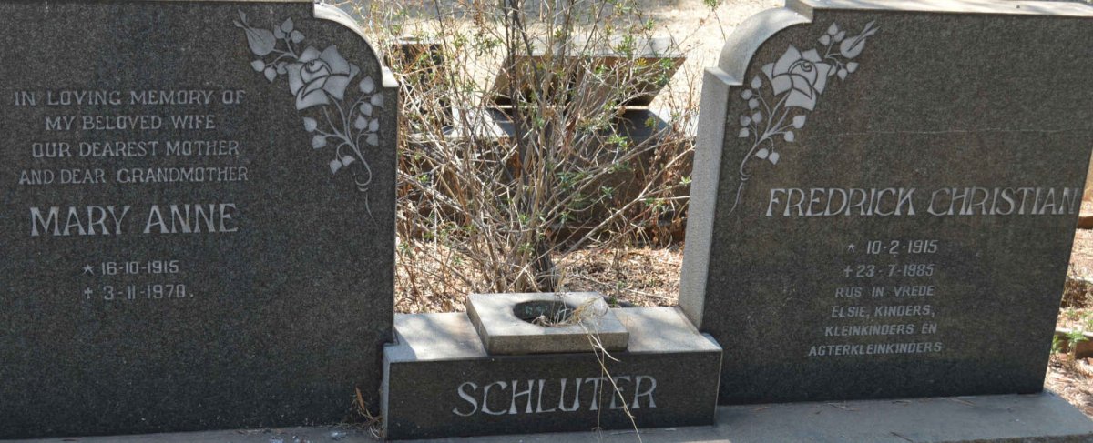 SCHLUTER Frederick Christian 1915-1985 &amp; Mary Anne 1915-1970