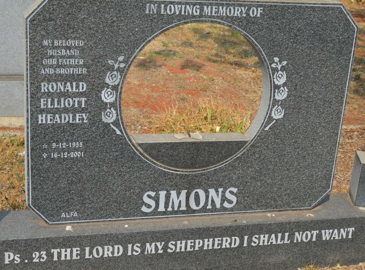 SIMONS Ronald Elliott Headley 1955-2001