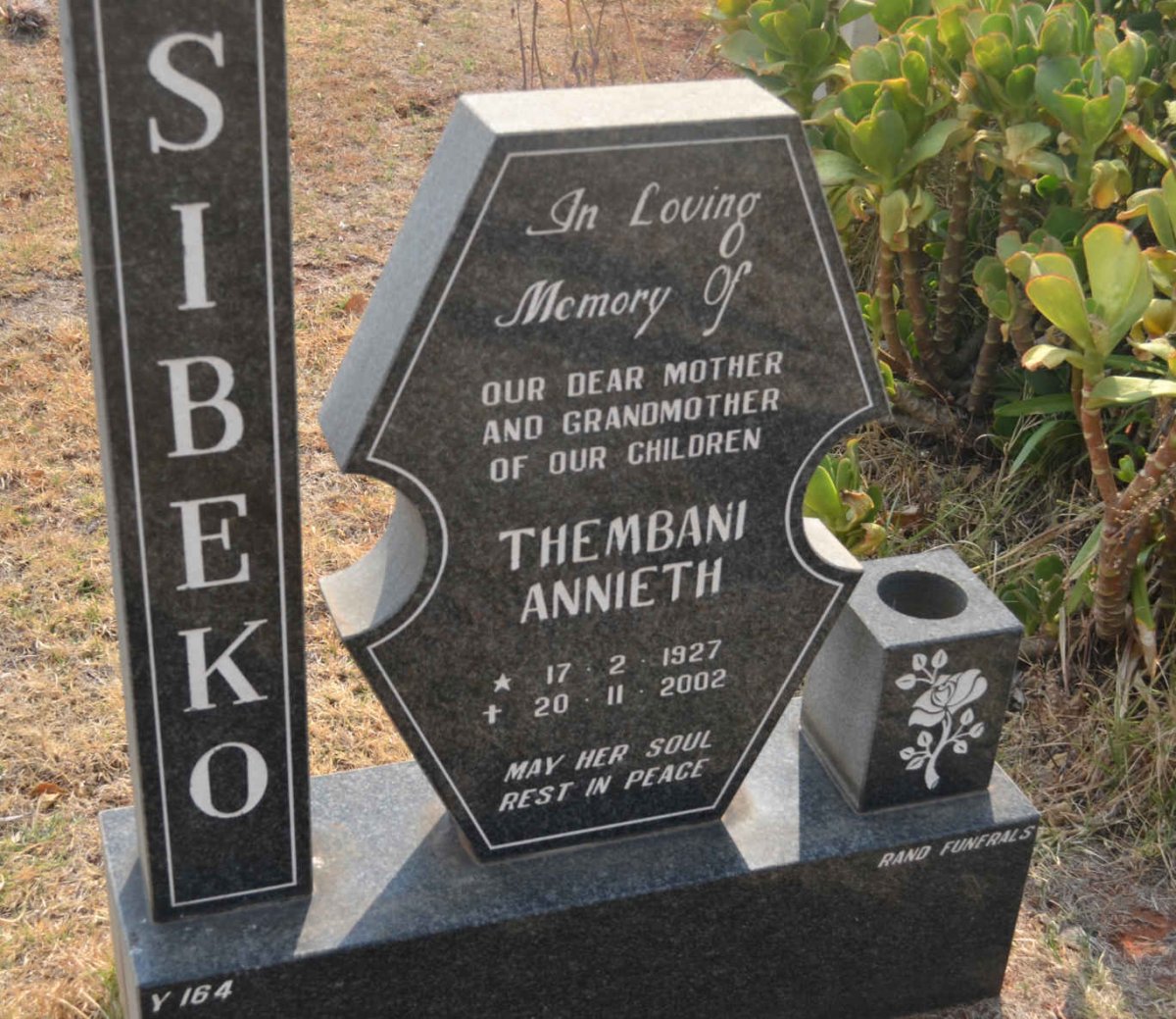 SIBEKO Thembani Annieth 1927-2002