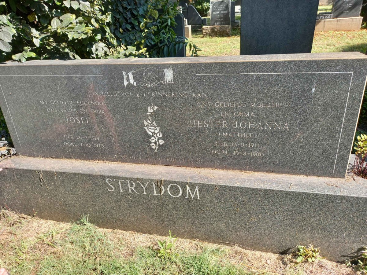 STRYDOM Josef 1914-1975 &amp; Hester Johanna MATTHEE 1911-1980