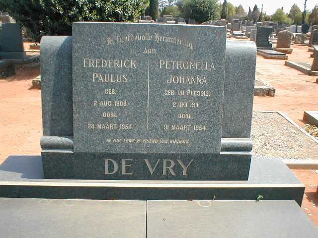 VRY Frederick Paulus, de 1908-1954 &amp; Petronella Johanna DU PLESSIS 1911-1954