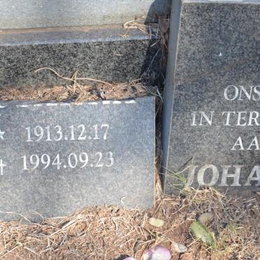 WOODS Johanna 1913-1994