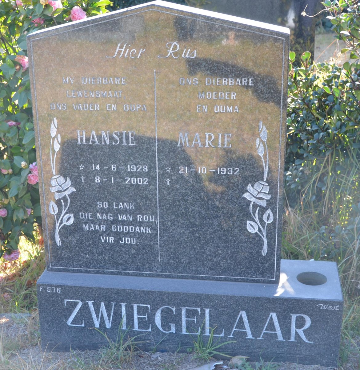 ZWIEGELAAR Hansie 1928-2002 &amp; Marie 1932-