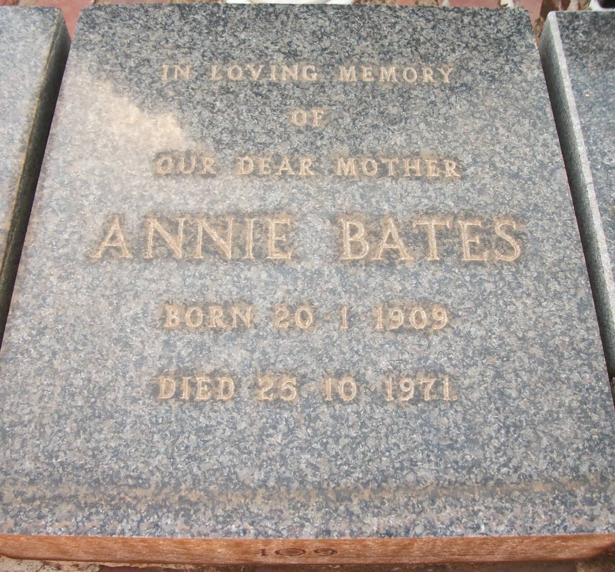 BATES Annie 1909-1971