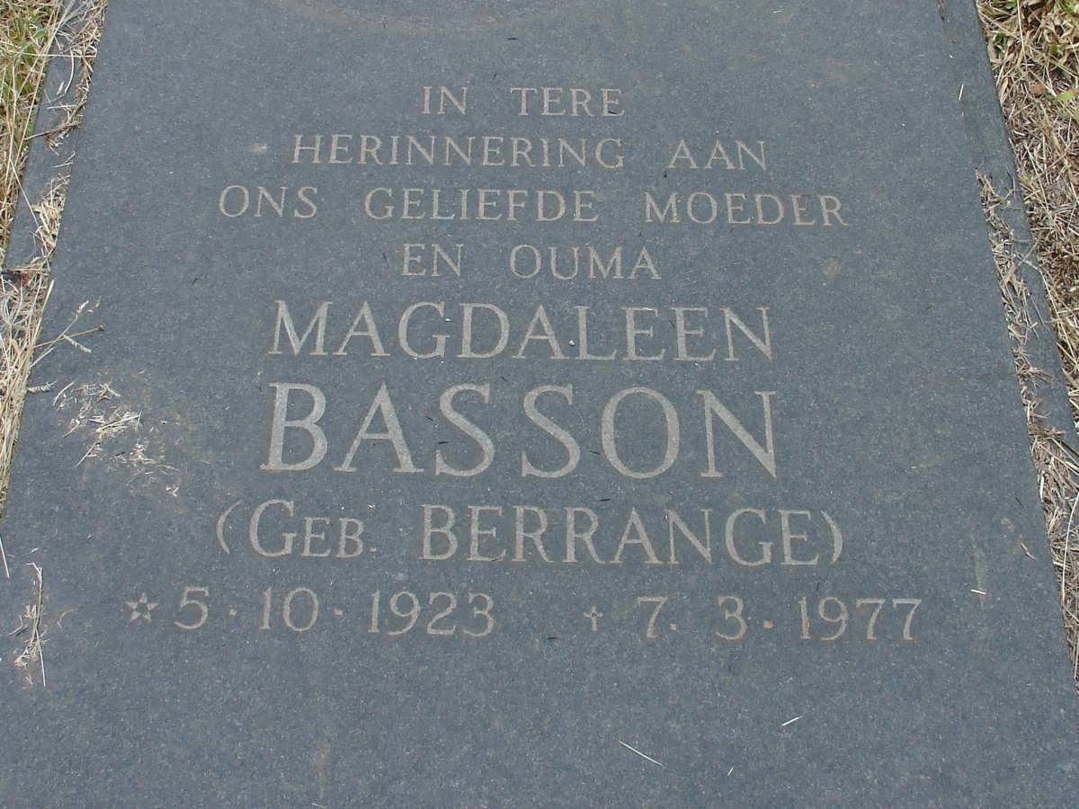 BASSON Magdaleen nee BERRANGE 1923-1977