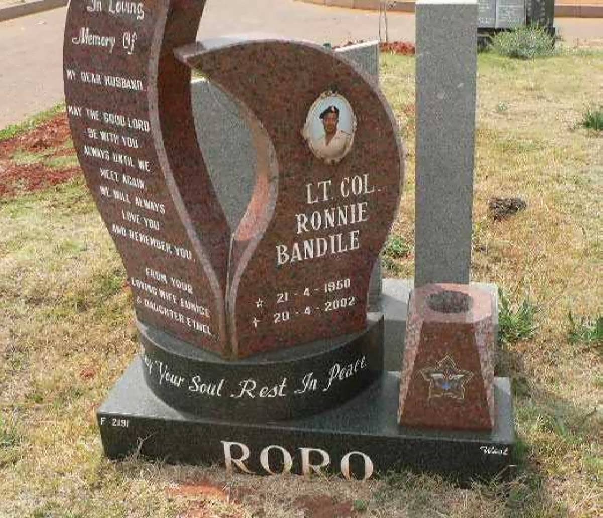 BANDILE Ronnie 1950-2002