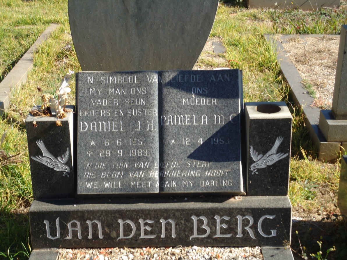 BERG Daniel J.H., van den 1951-1983 &amp; Pamela M.C. 1953-