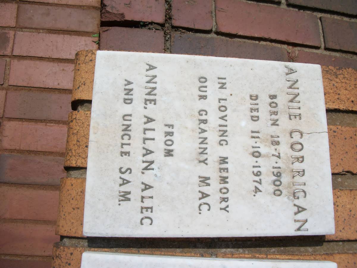 CORRIGAN Annie 1900-1974