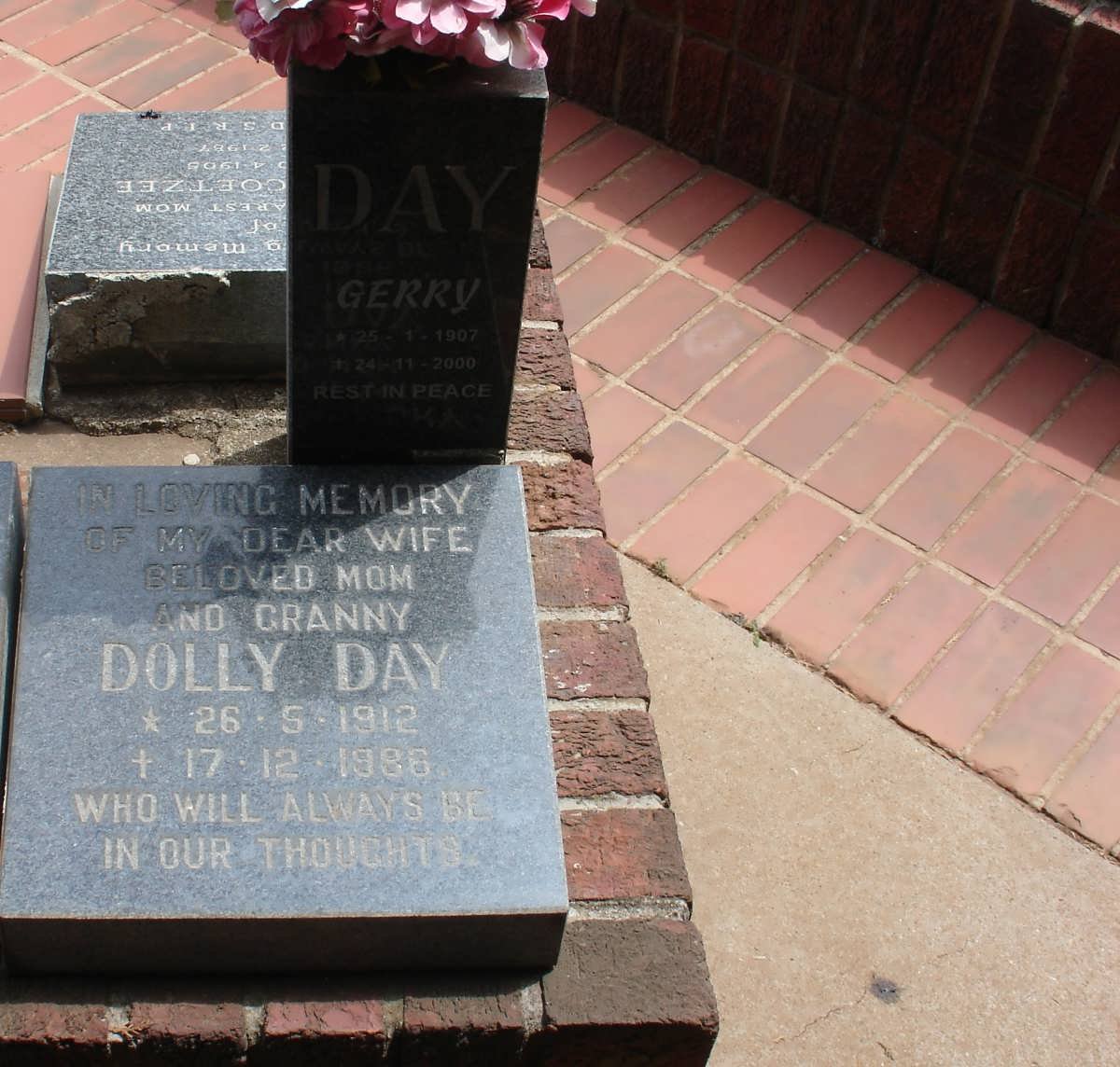 DAY Dolly 1912-1986