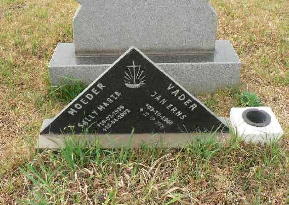 ERNS Jan 1940- &amp; Sally Maria 1939-2002