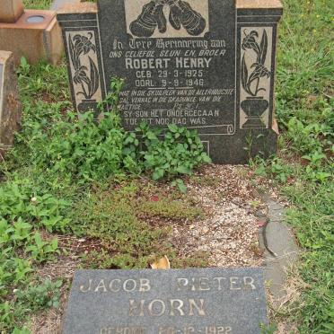 HORN Robert Henry 1925-1946 :: HORN Jacob Pieter 1922-1983