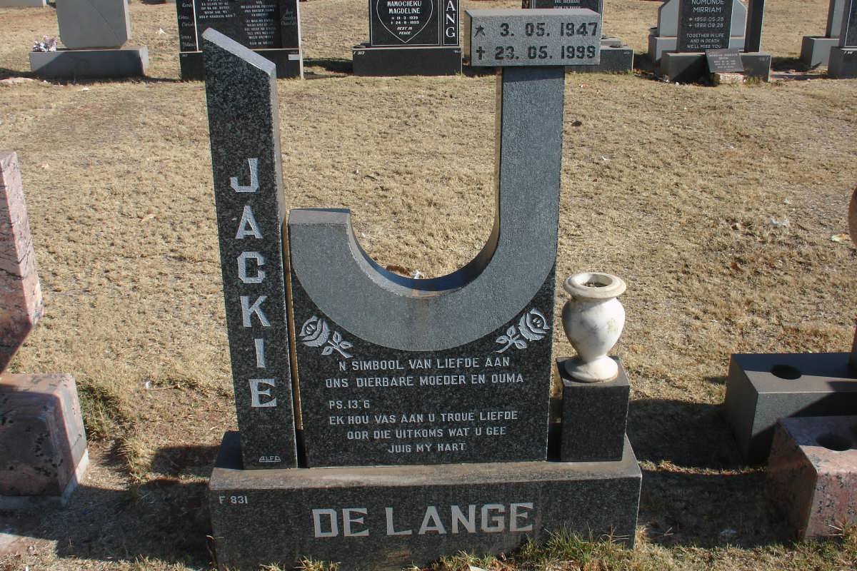 LANGE Jackie, de 1947-1999
