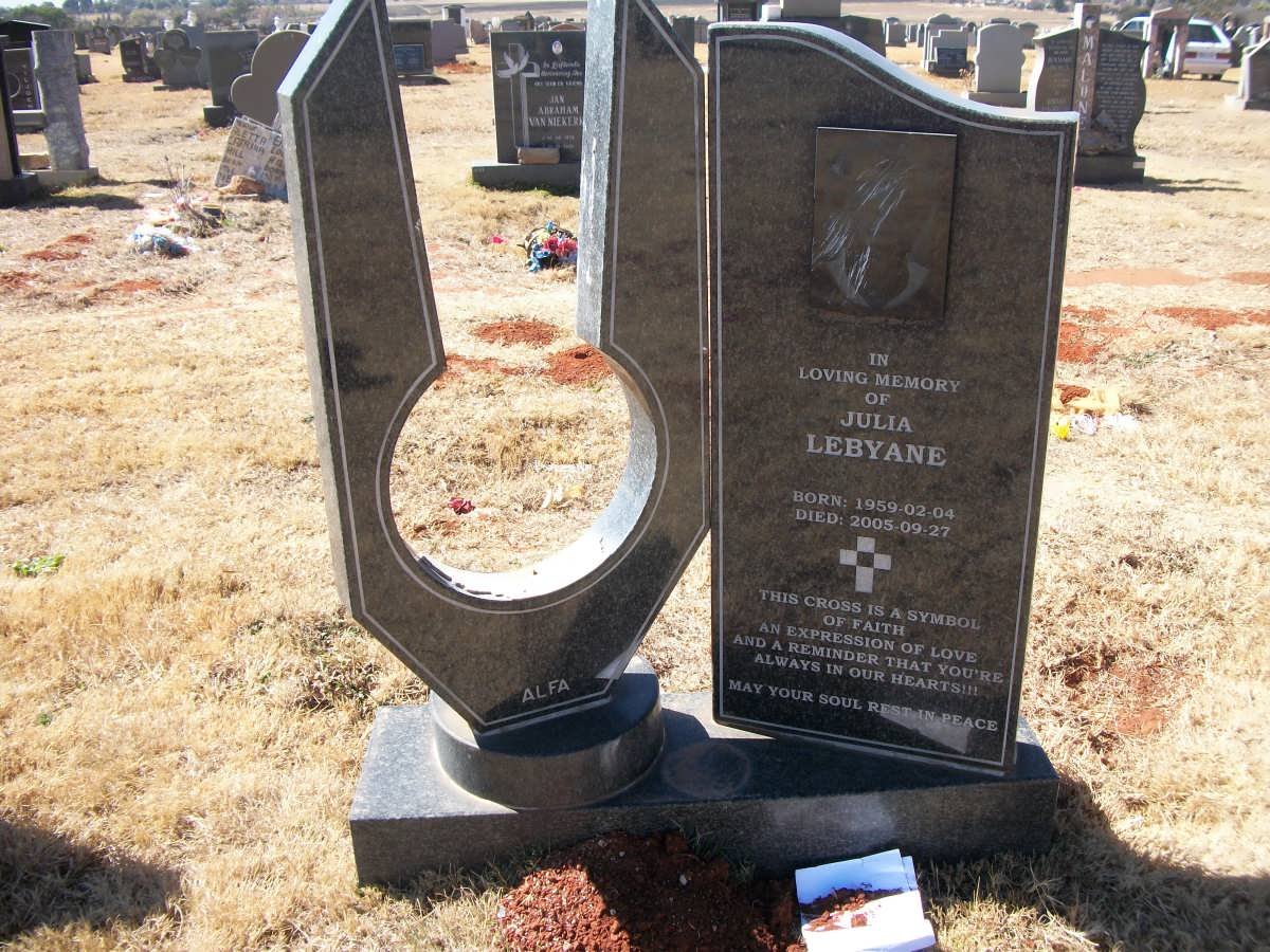 LEBYANE Julia 1959-2005