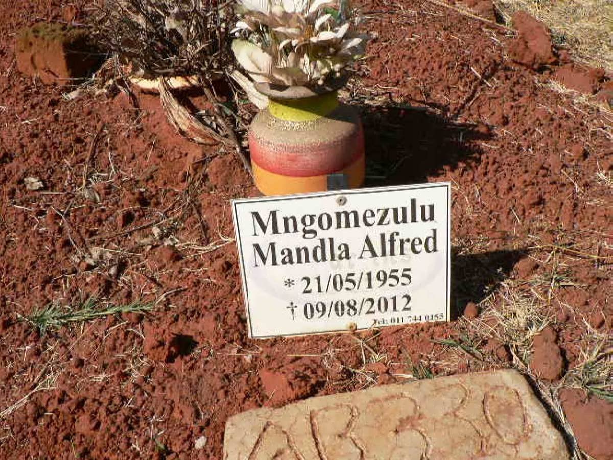 MNGOMEZULU Mandla Alfred 1955-2012