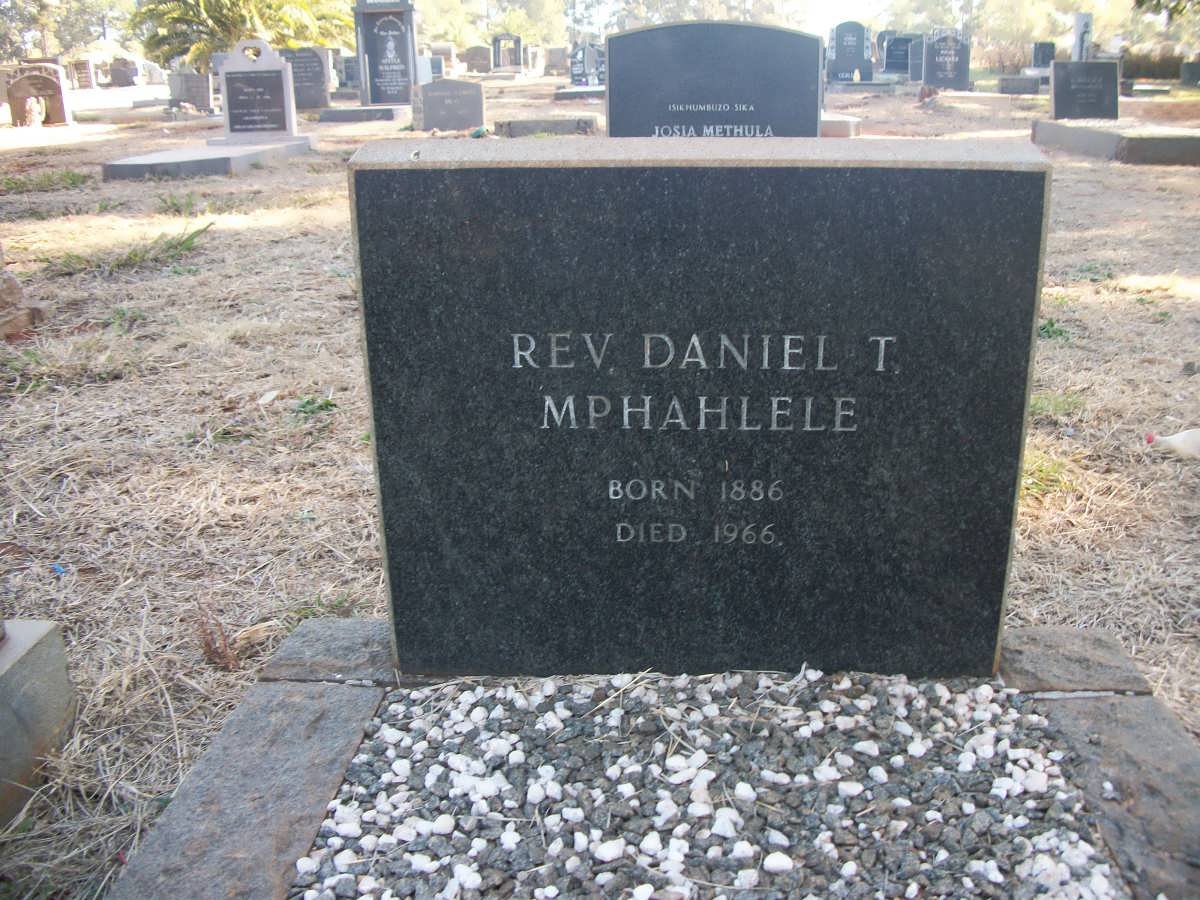 MPHAHLELE Daniel T. 1886-1966