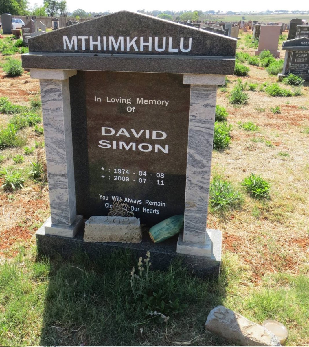 MTHIMKHULU David Simon 1974-2009