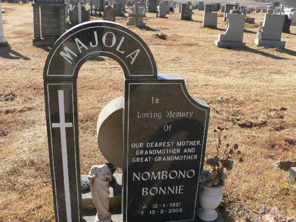 MAJOLA Nombono Bonnie 1921-2005
