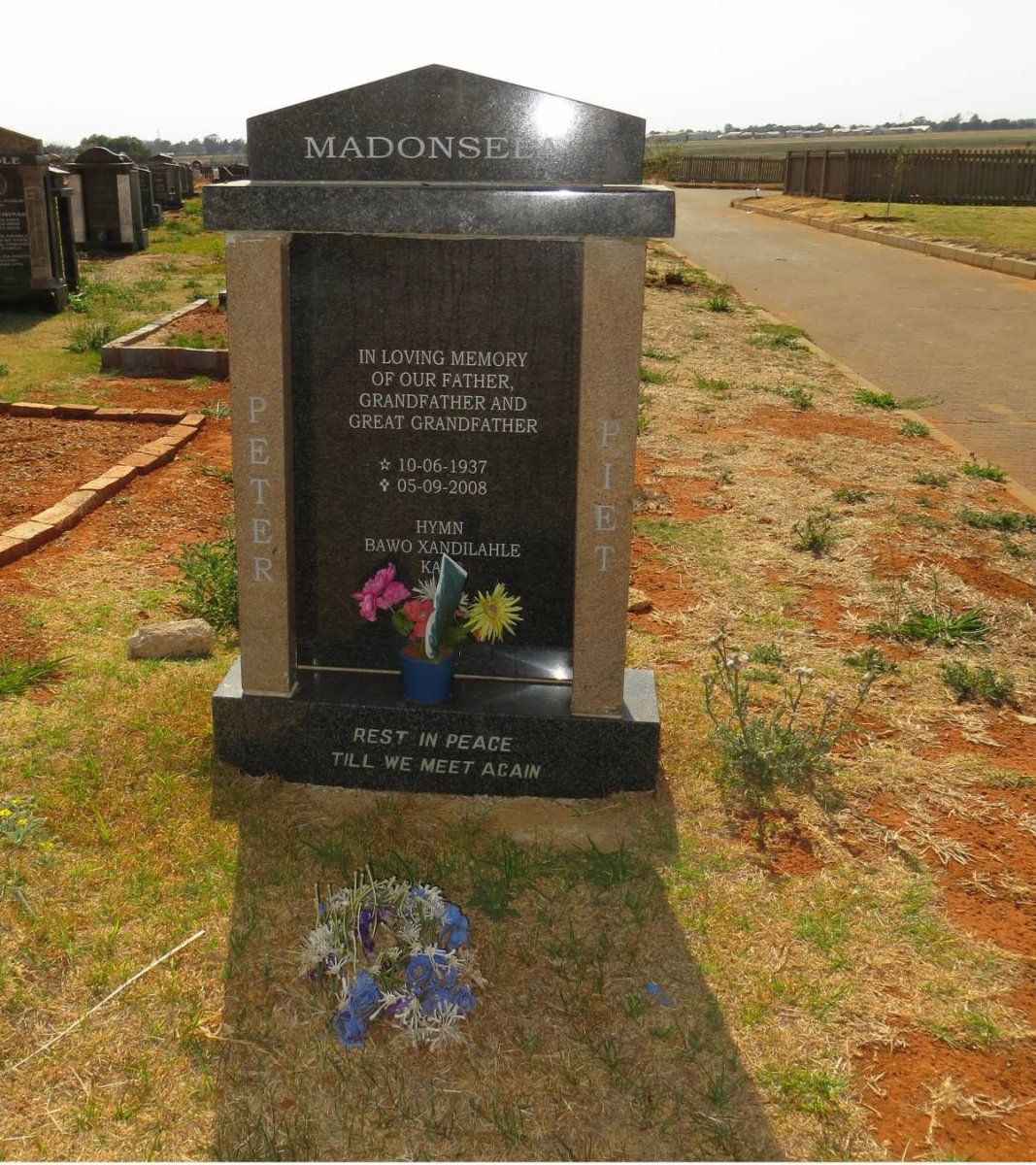 MANDOSELA Peter Piet 1937-2008