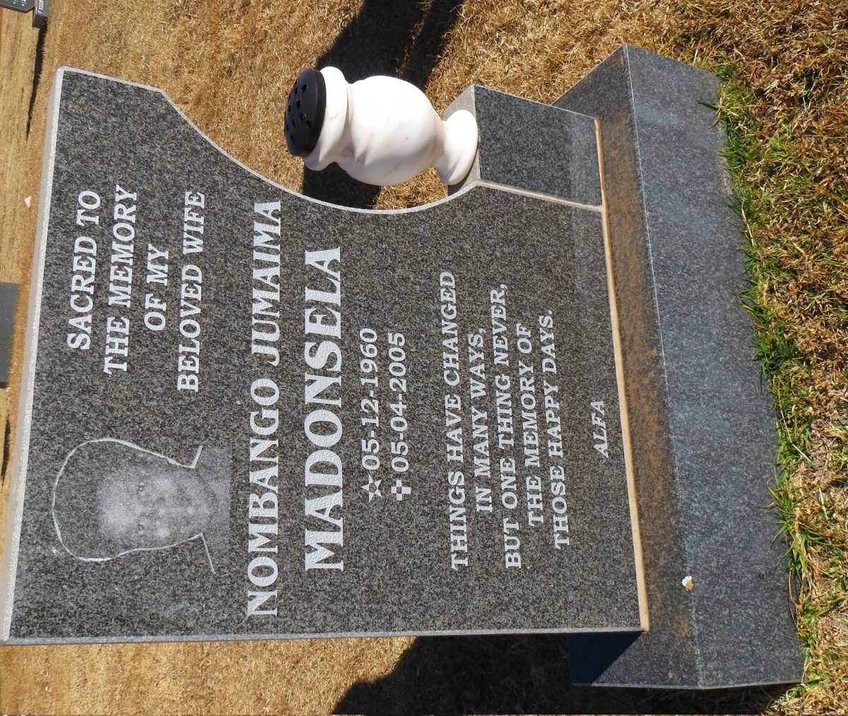 MADONSELA Nombango Jumaima 1960-2005