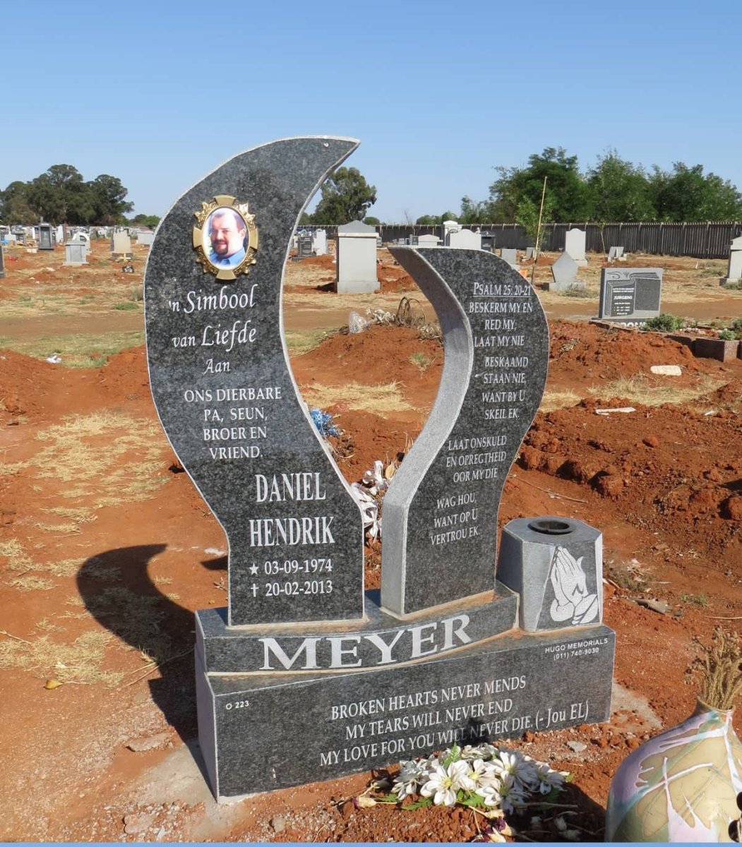 MEYER Daniel Hendrik 1974-2013