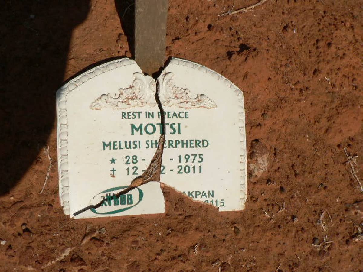 MOTSI Melusi Sherpherd 1975-2011