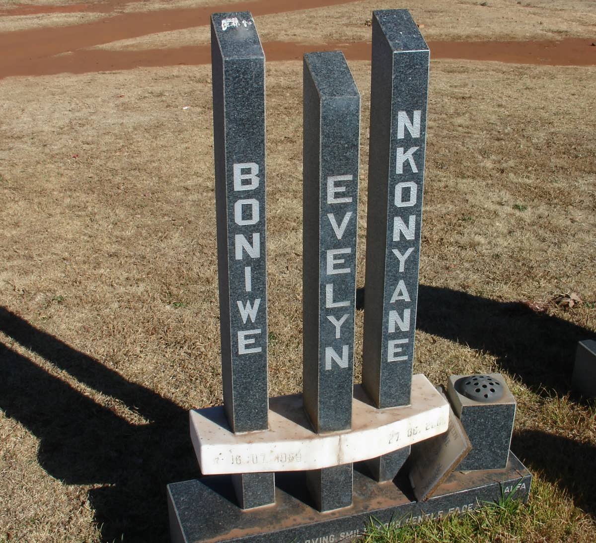 NKONYANE Boniwe Evelyn 1959-2005