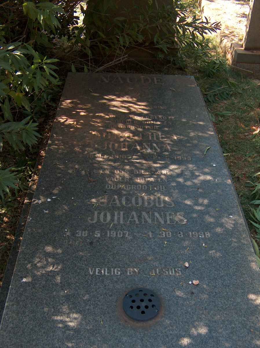 NAUDE Jacobus Johannes 1907-1998 &amp; Dorothea Johanna 1910-1993