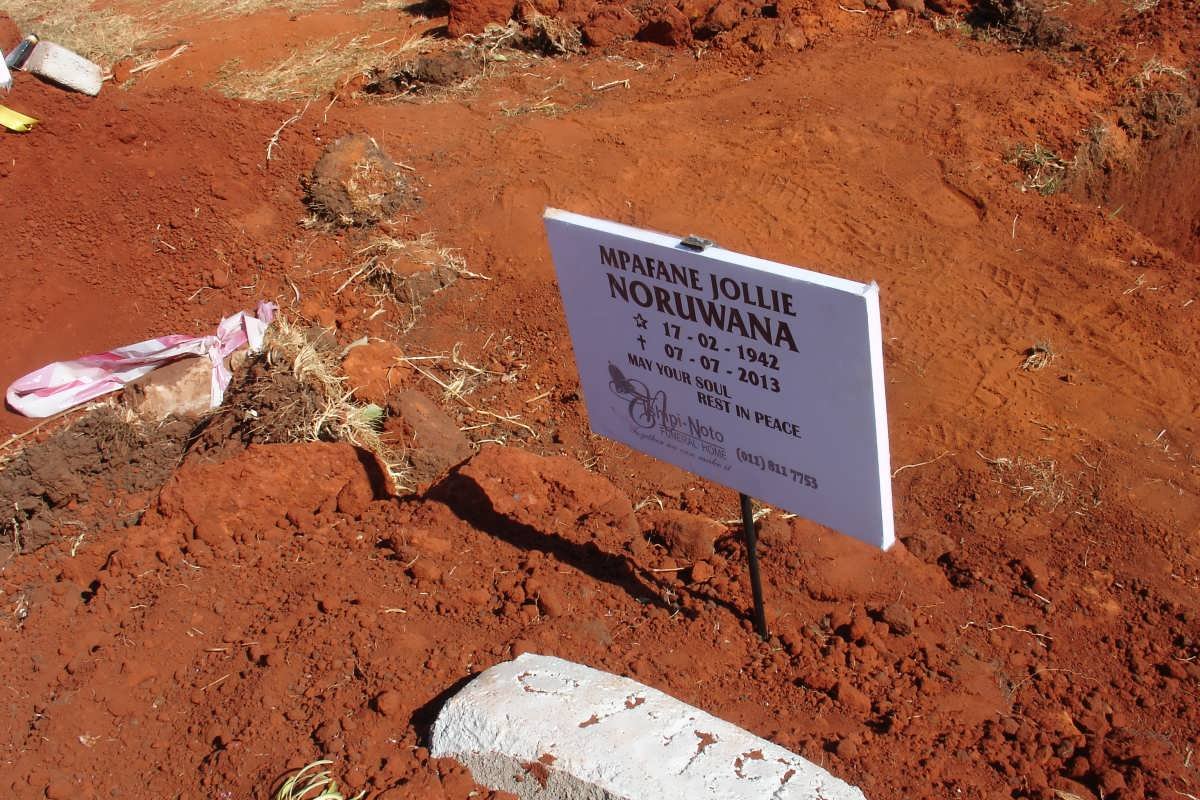 NORUWANA Mpafane Jollie 1942-2013