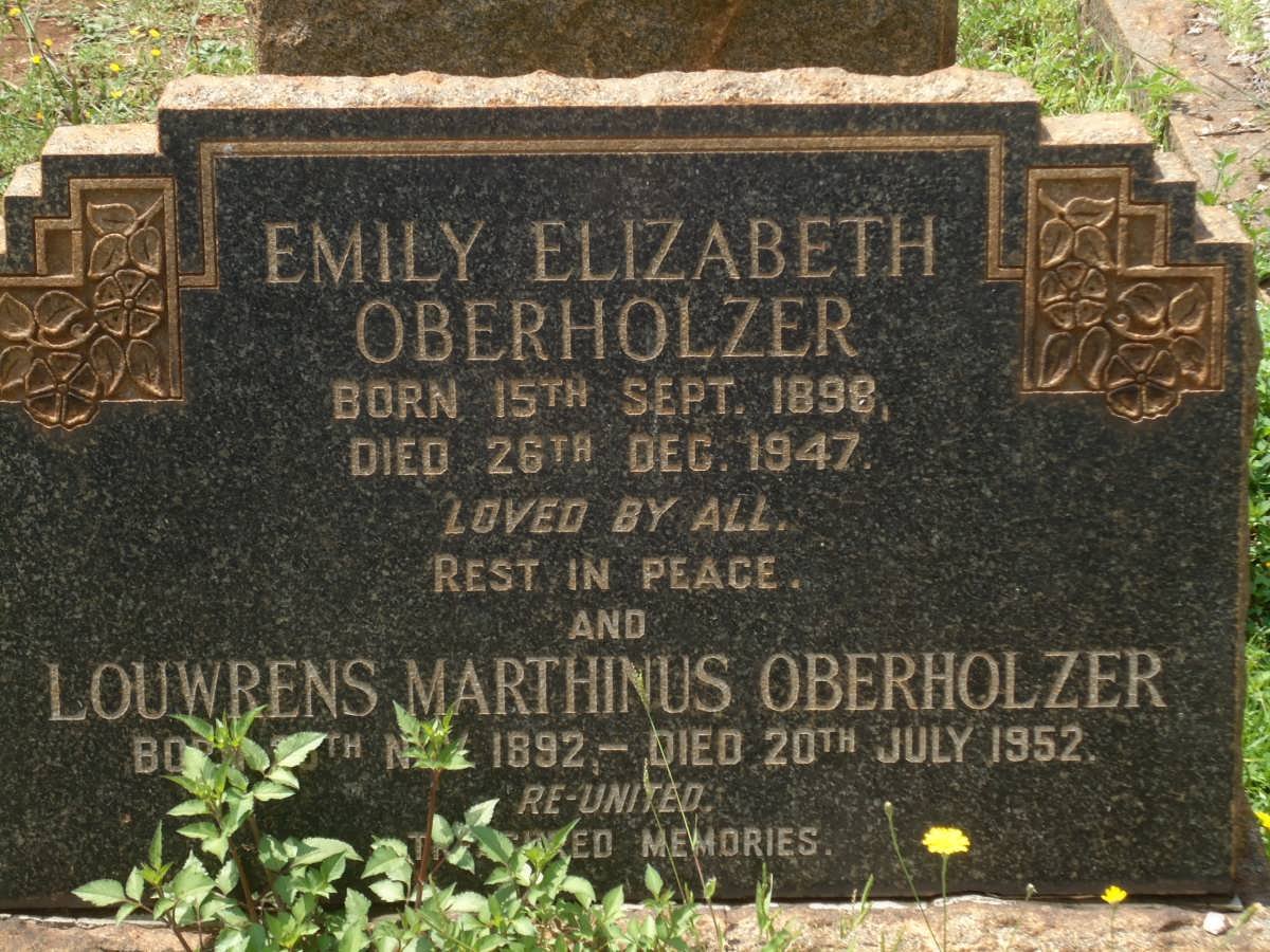 OBERHOLZER Louwrens Marthinus 1892-1952 &amp; Emily Elizabeth 1898-1947