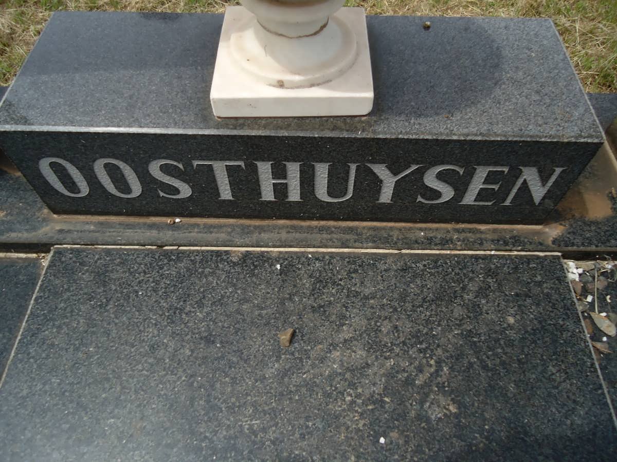 OOSTHUYSEN Petrus Johannes 1924-1990 &amp; Martha Magdalena BESTER 1920-2009