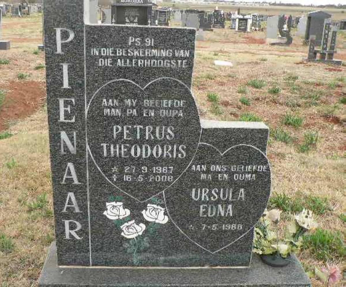 PIENAAR Petrus Theodoris 1967-2008 &amp; Ursula Edna 1966-