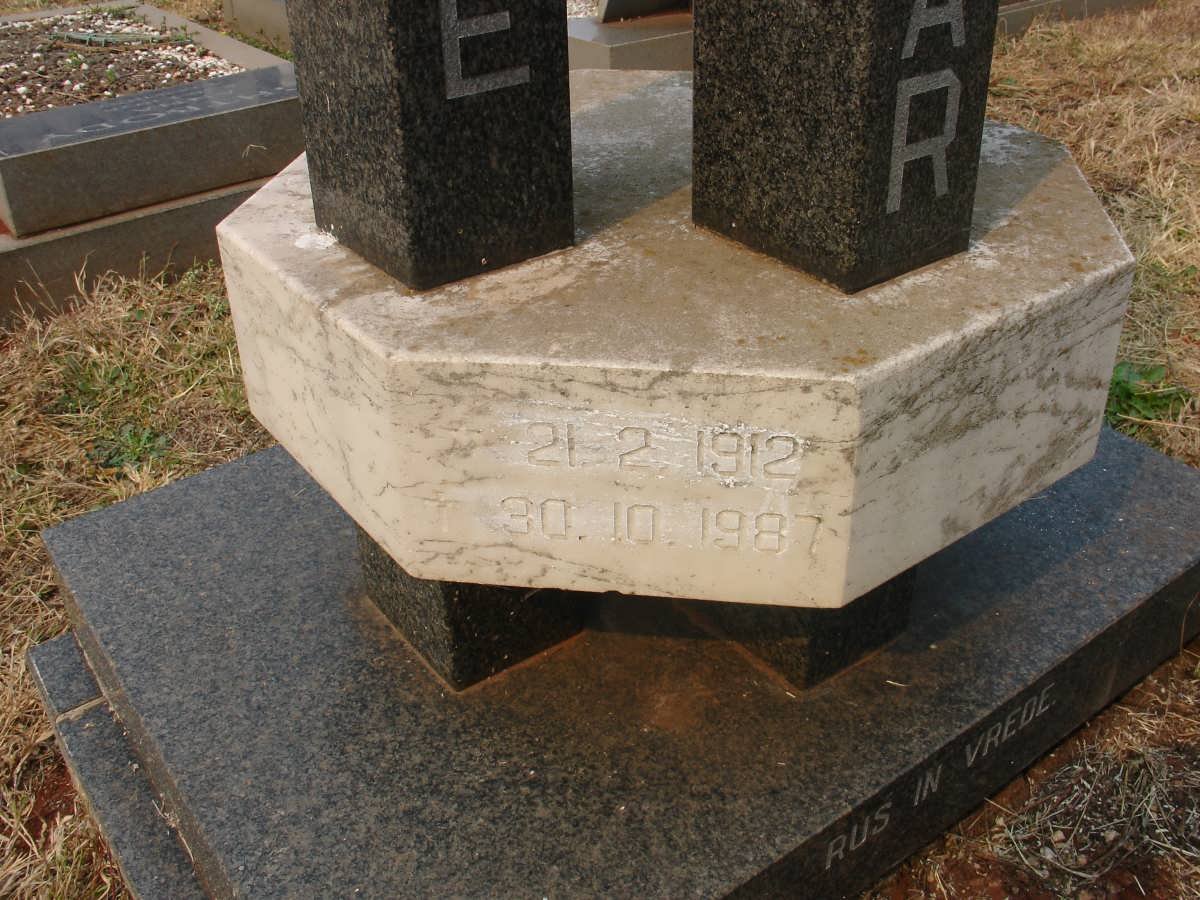 PIENAAR Archie 1912-1987 &amp; Max 1919-1994