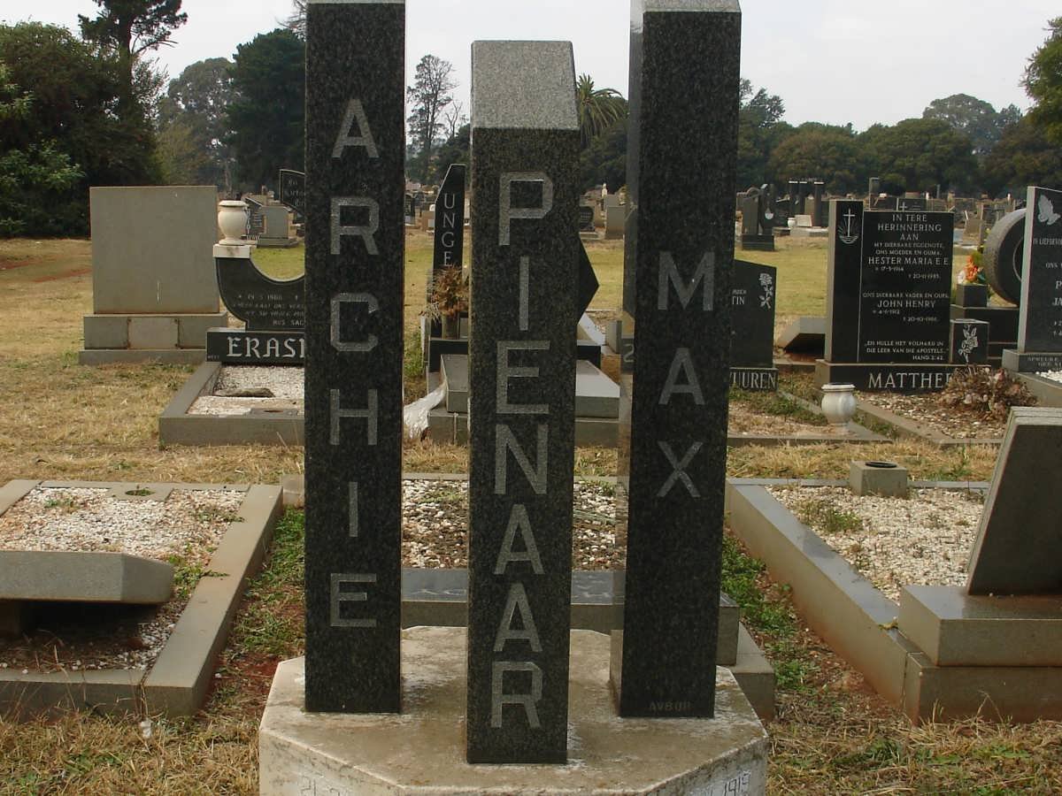 PIENAAR Archie 1912-1987 &amp; Max 1919-1994