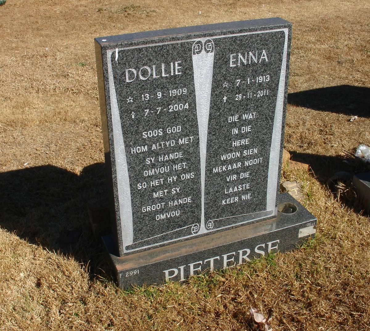 PIETERSE Dollie 1909-2004 &amp; Enna 1913-2011
