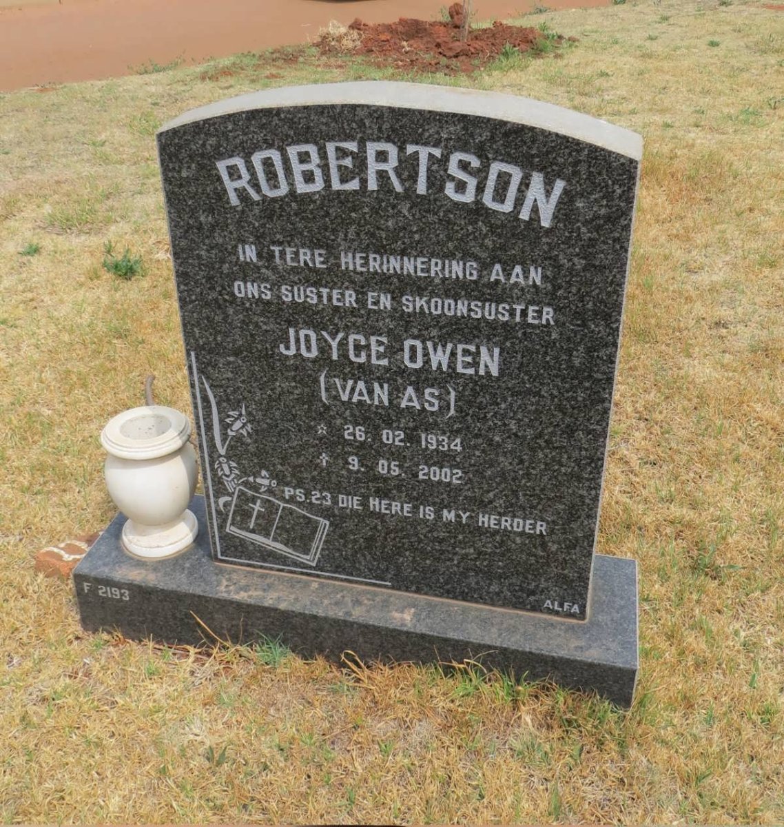 ROBERTSON Joyce Owen nee VAN AS 1934-2002