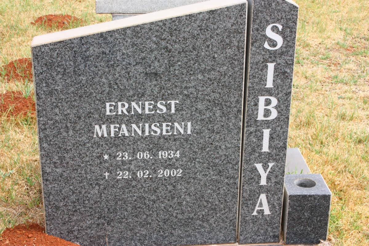 SIBIYA Ernest Mfaniseni 1934-2002