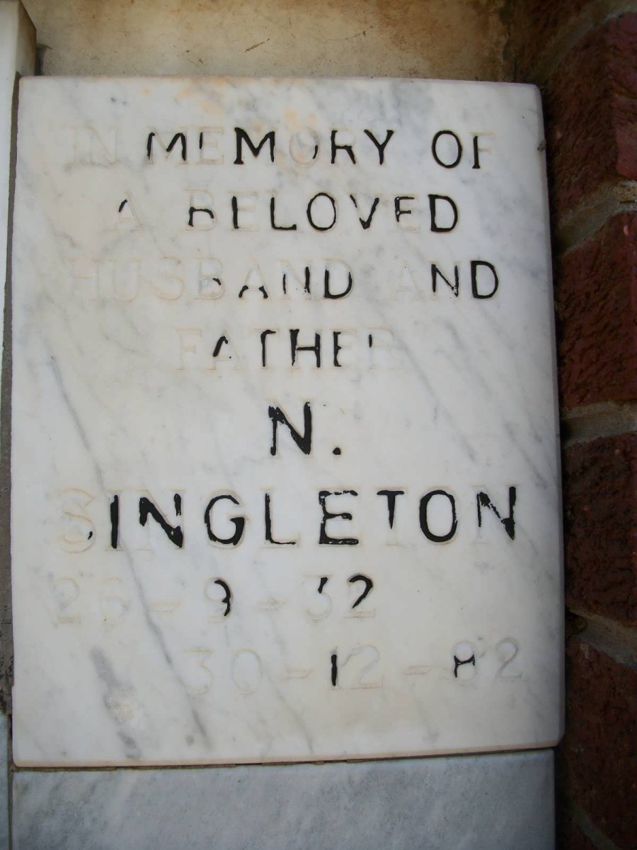 SINGLETON N. 1932-1982
