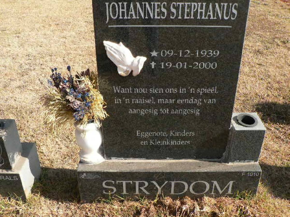STRYDOM Johannes Stephanus 1939-2000