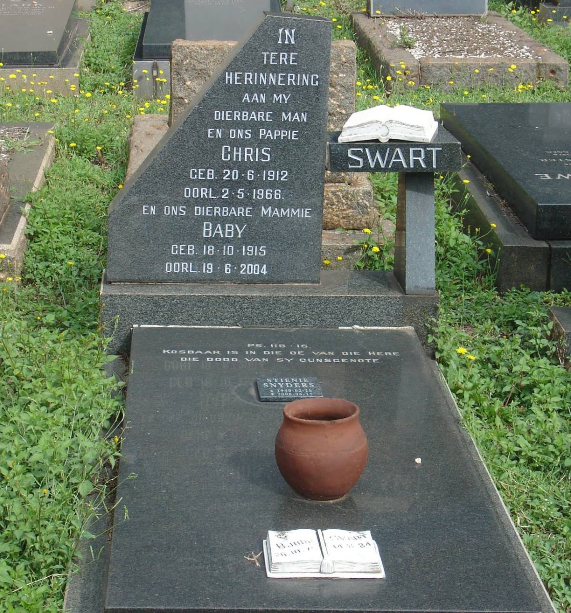 SWART CHRIS 1912-1966 &amp; Baby 1915-2004 :: SNYDERS Stienie 1940-2008