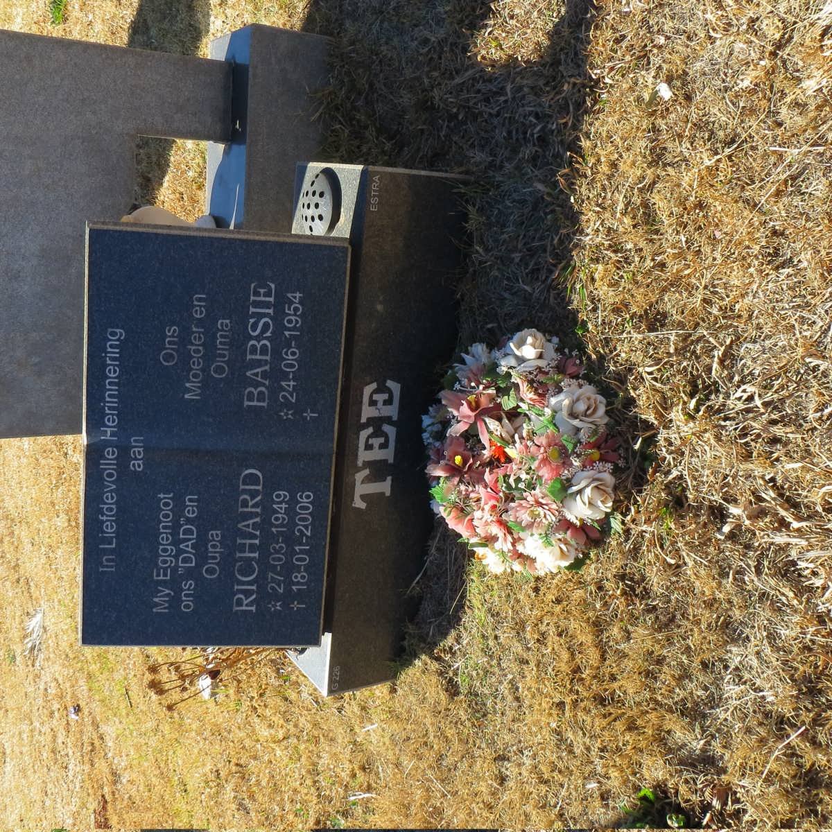 TEE Richard 1949-2006 &amp; Babsie 1954-