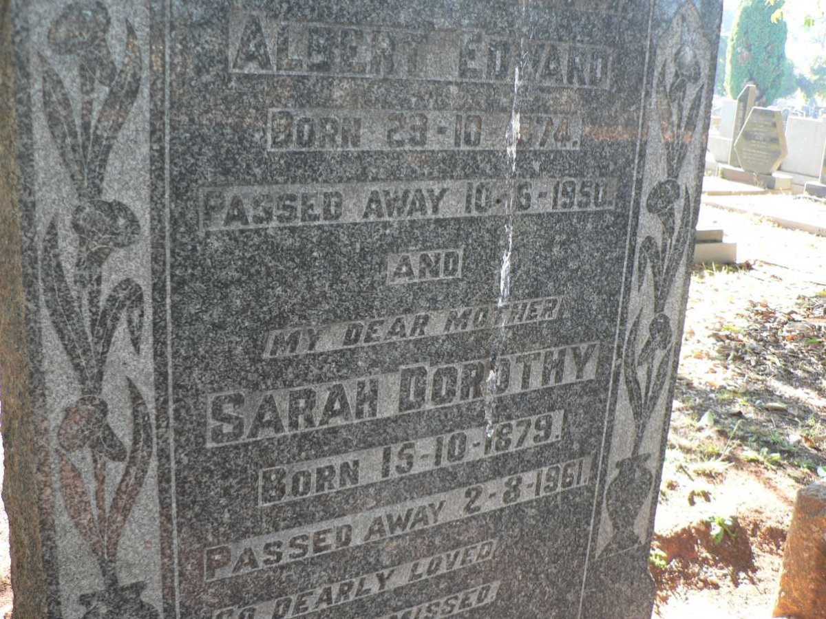 TEE Albert Edward 1874-1950 &amp; Sarah Dorothy 1879-1961 