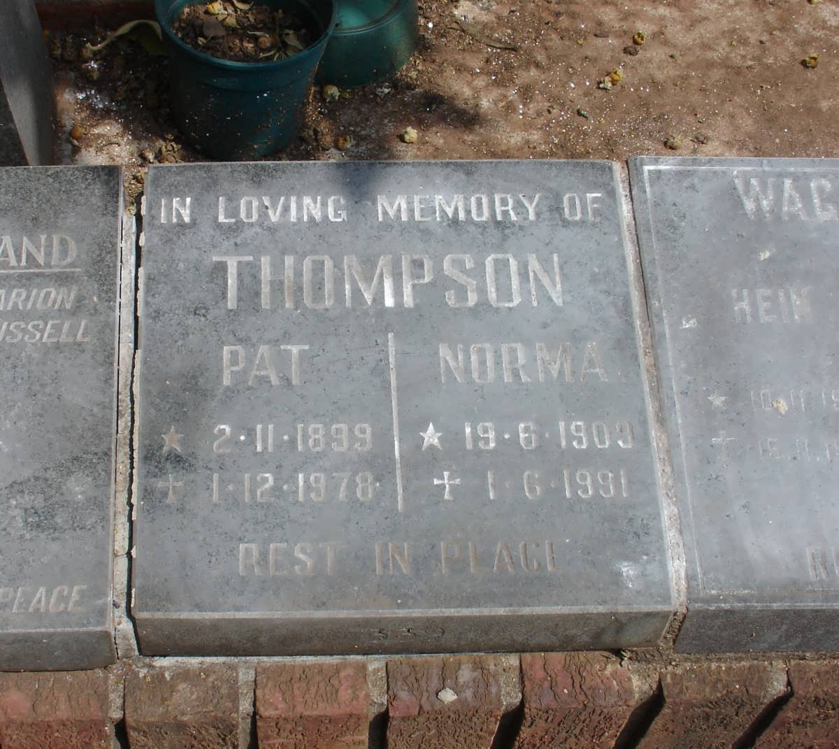 THOMPSON Pat 1899-1978 &amp; Norma 1903-1991