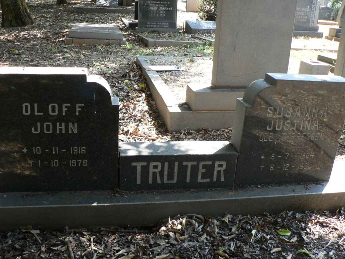 TRUTER Oloff John 1916-1978 &amp; Susanna Justina 1904-19?1