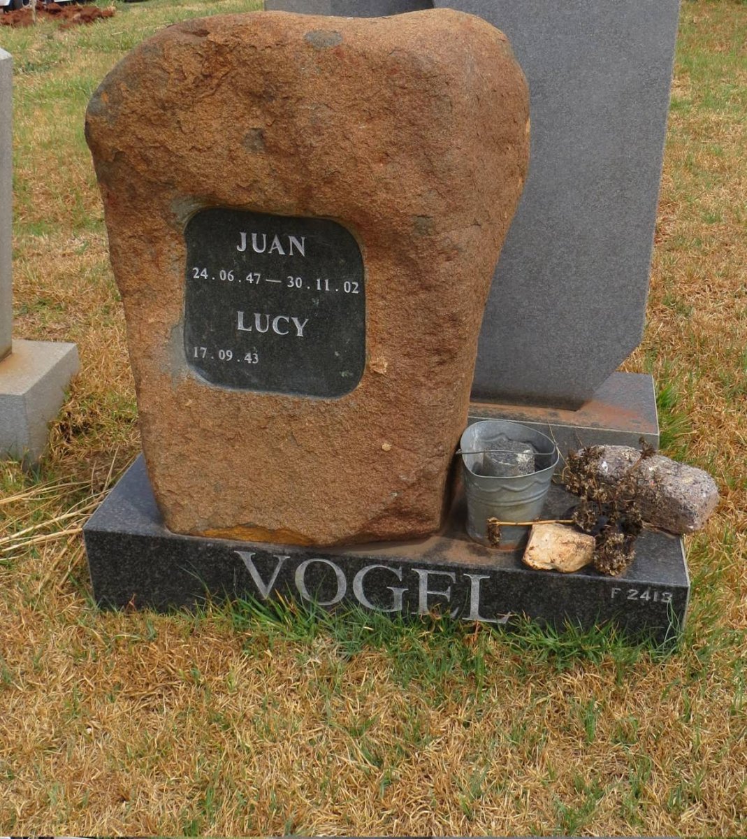 VOGEL Juan 1947-2002 &amp; Lucy 1943-