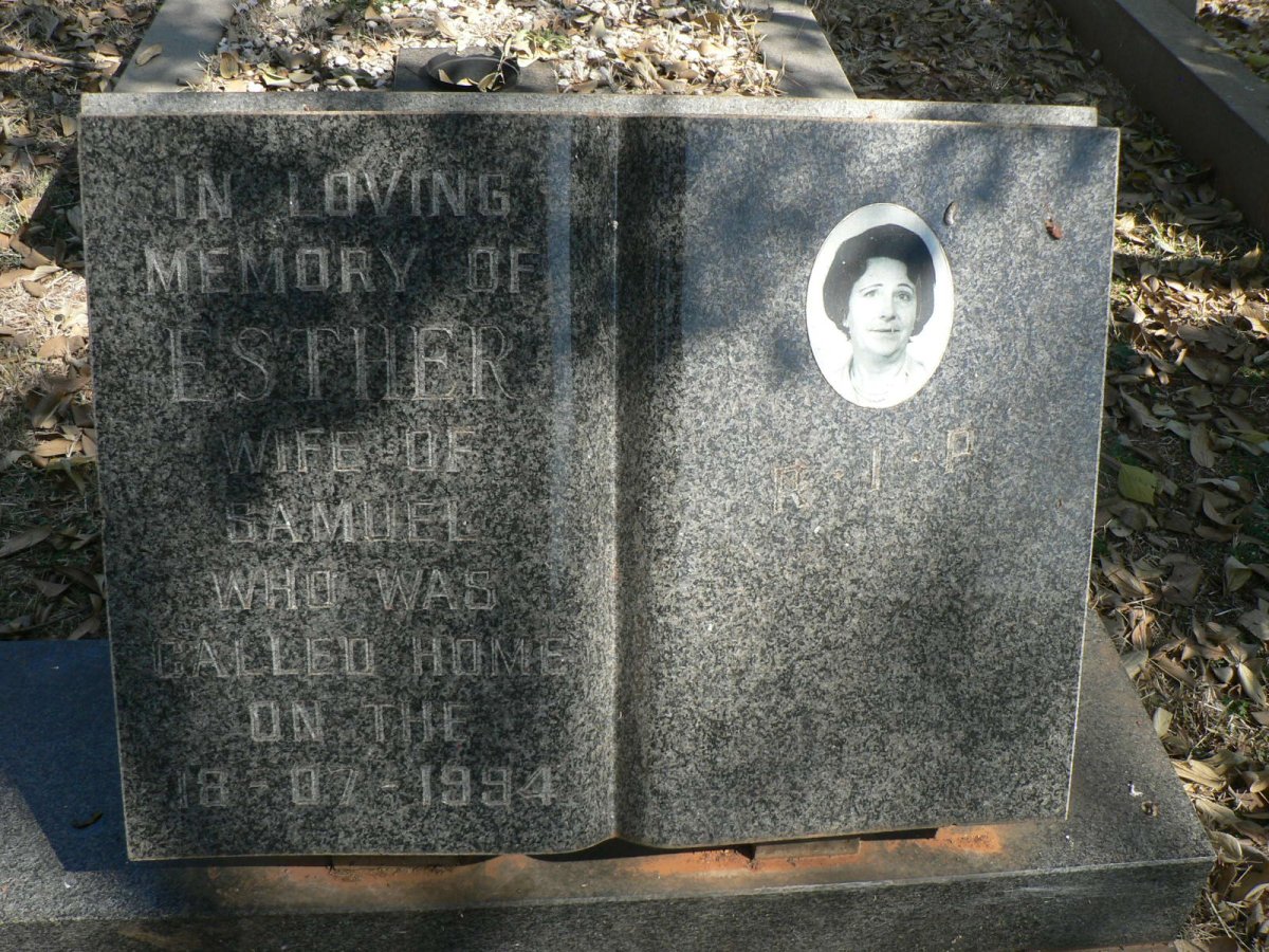 BEUKES Samuel -1983 & Esther -1994 _3