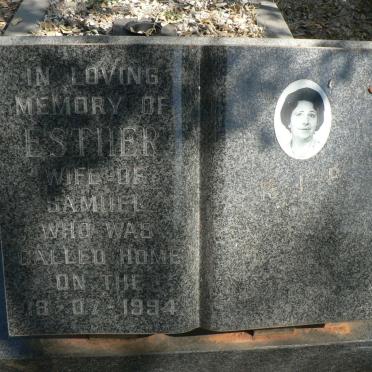 BEUKES Samuel -1983 & Esther -1994 _3