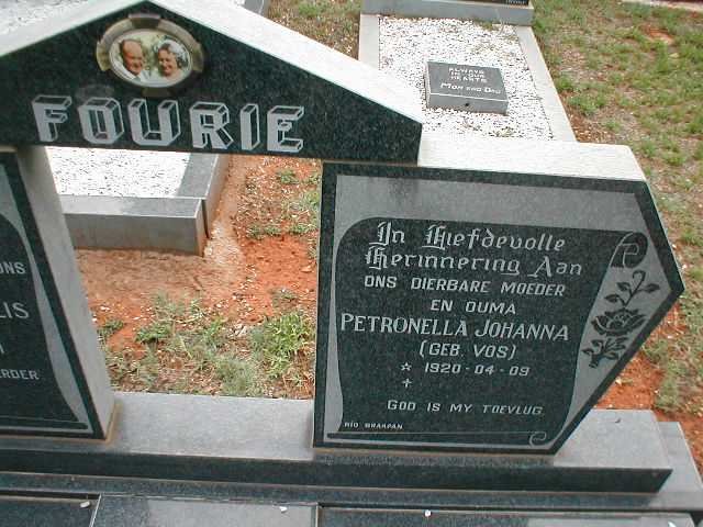 FOURIE Dirk Cornelis 1917-1987 &amp; Petronella Johanna VOS 1920- _2